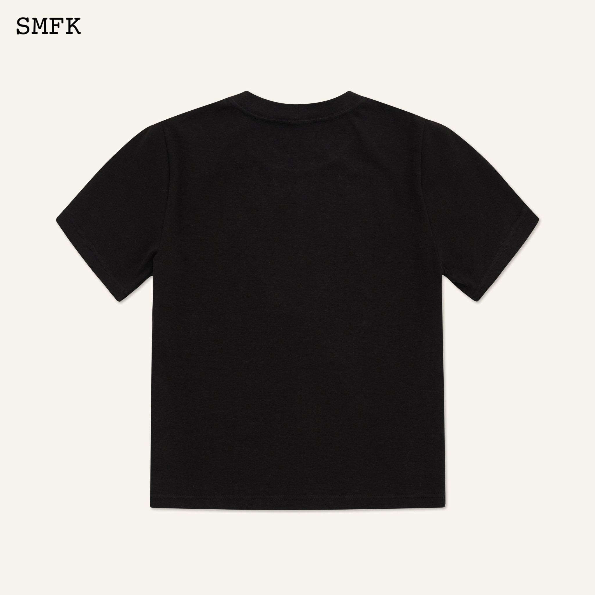 SMFK Compass Hug Slim-Fit Tee In Black | MADA IN CHINA