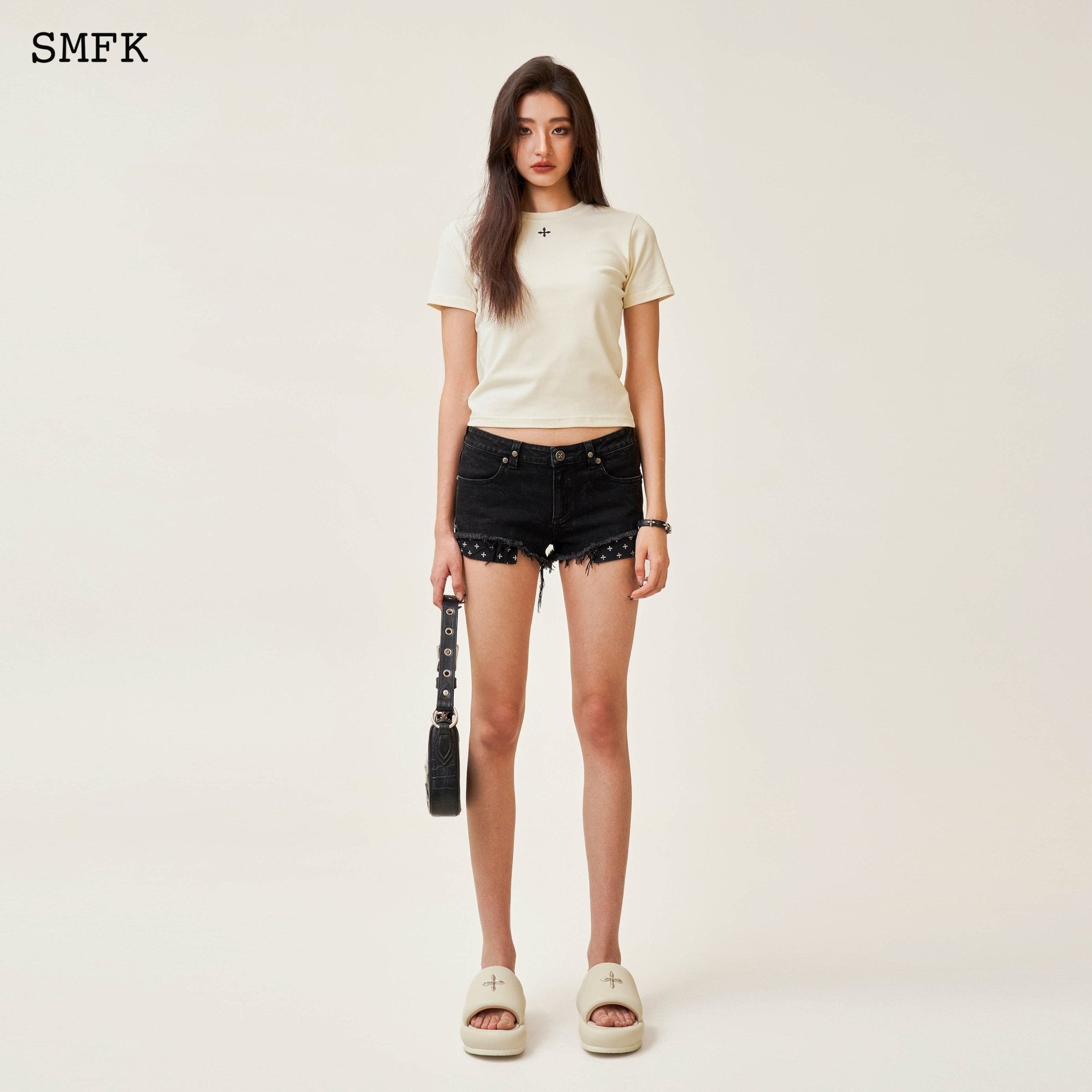 SMFK Compass Hug Slim-Fit Tee In White | MADA IN CHINA