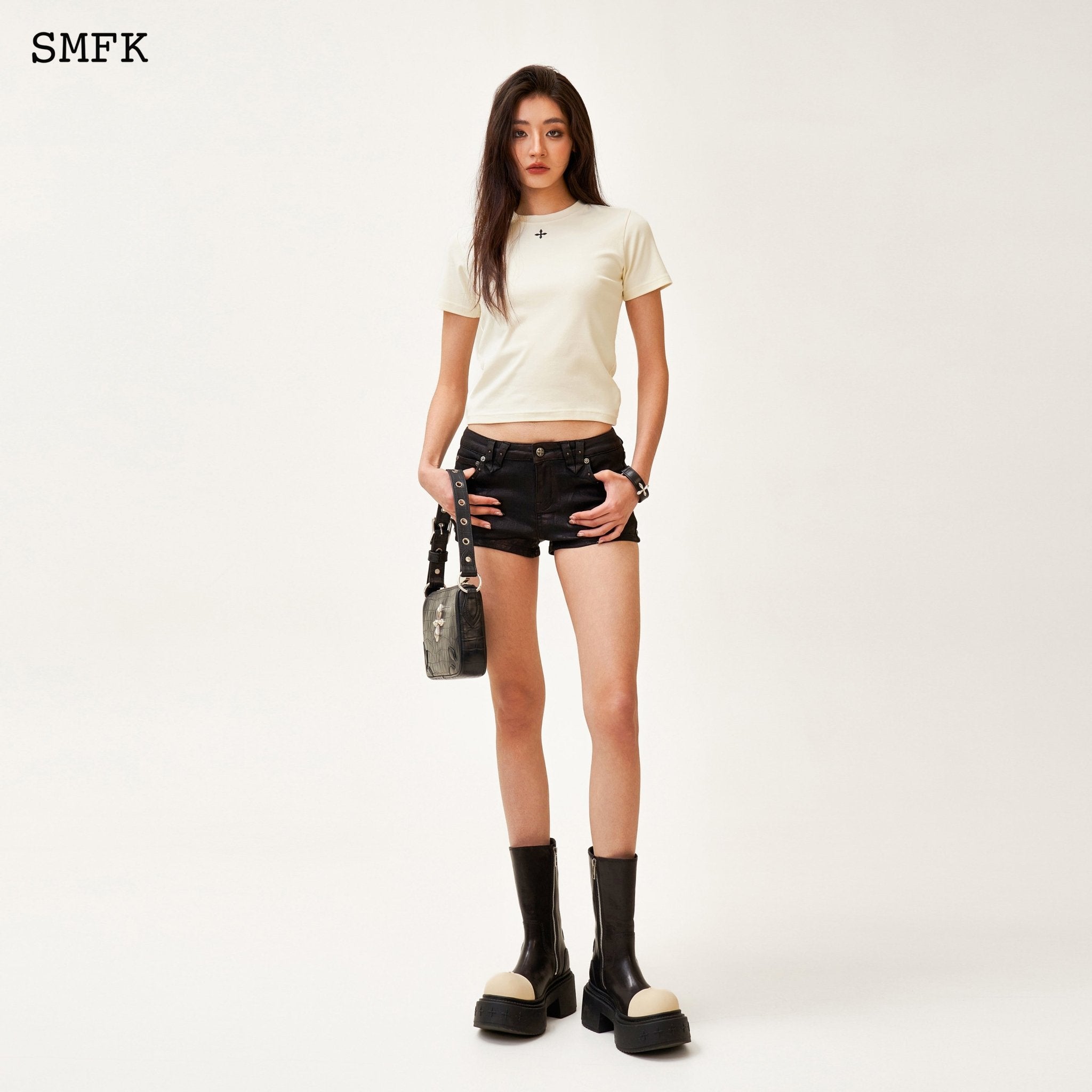 SMFK Compass Hug Slim-Fit Tee In White | MADA IN CHINA