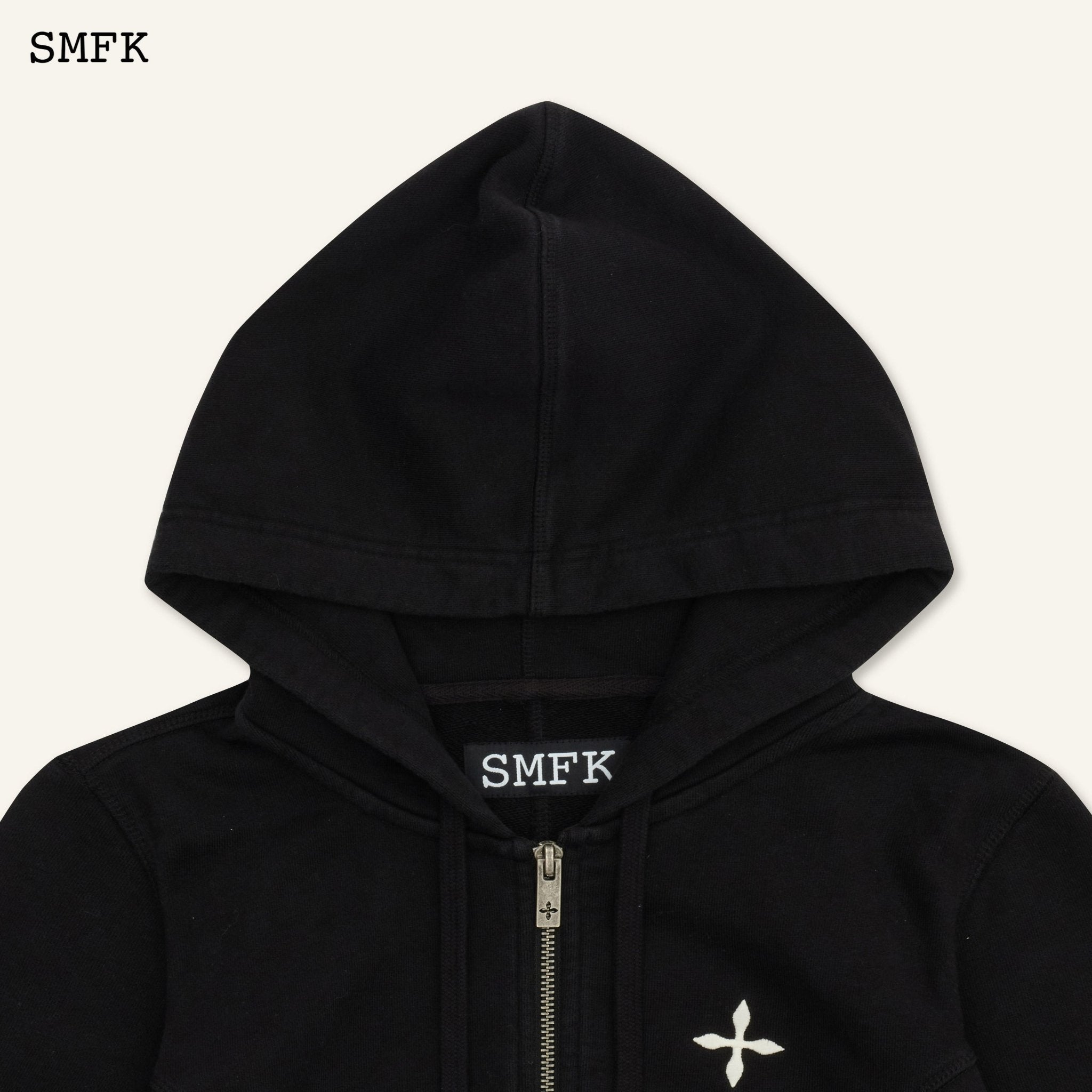 SMFK Compass Rush Short Sporty Hoodie In Black | MADA IN CHINA