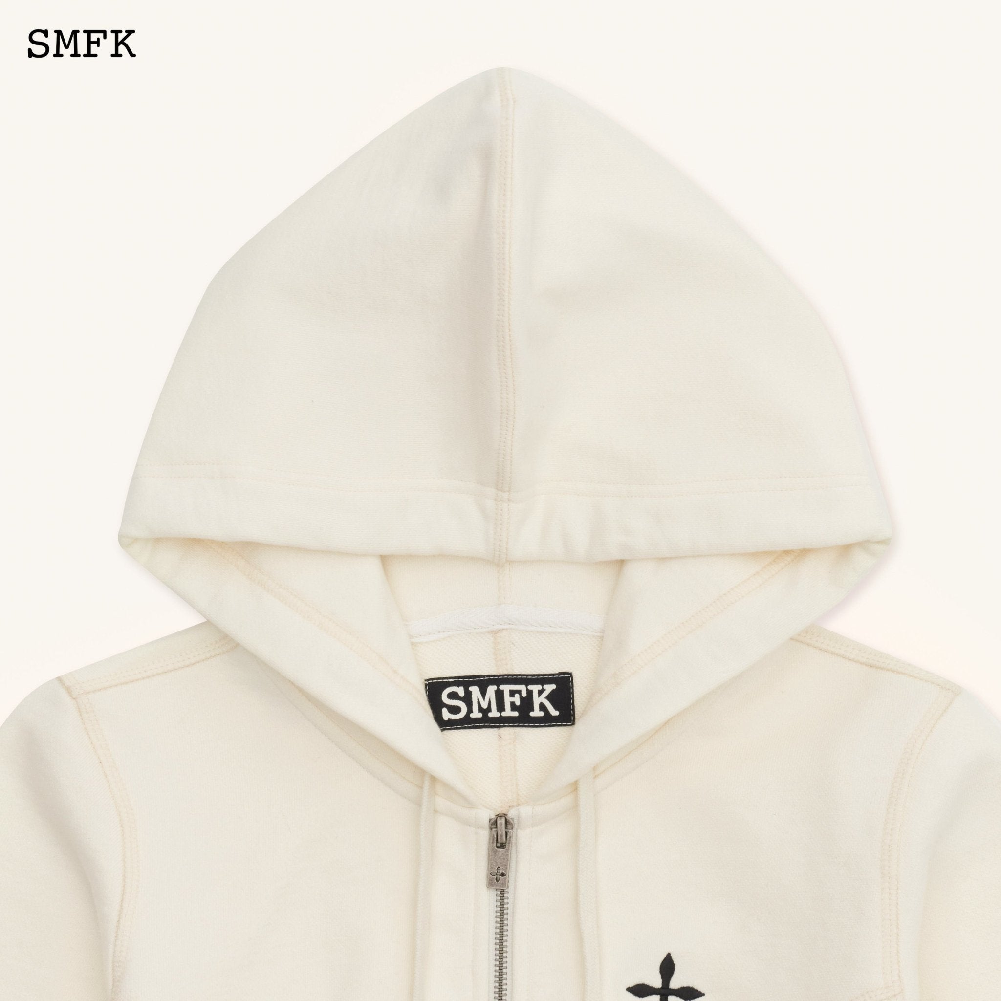 SMFK Compass Rush Short Sporty Hoodie In White | MADA IN CHINA