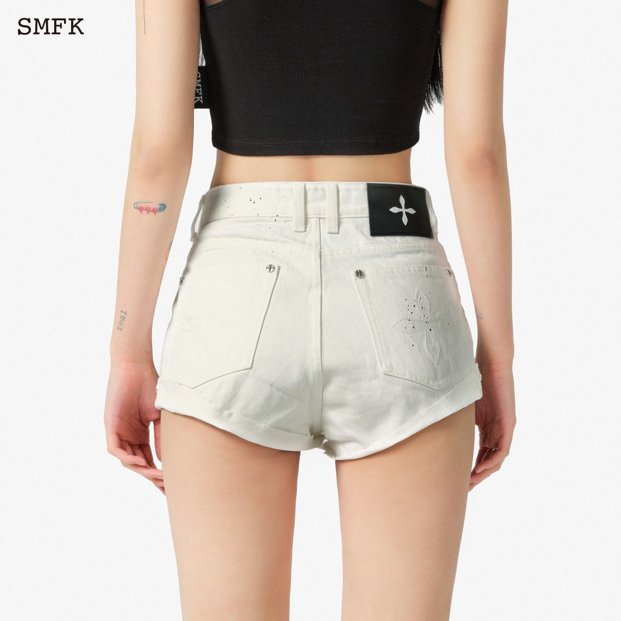 SMFK Compass Straight Leg Shorts White | MADA IN CHINA