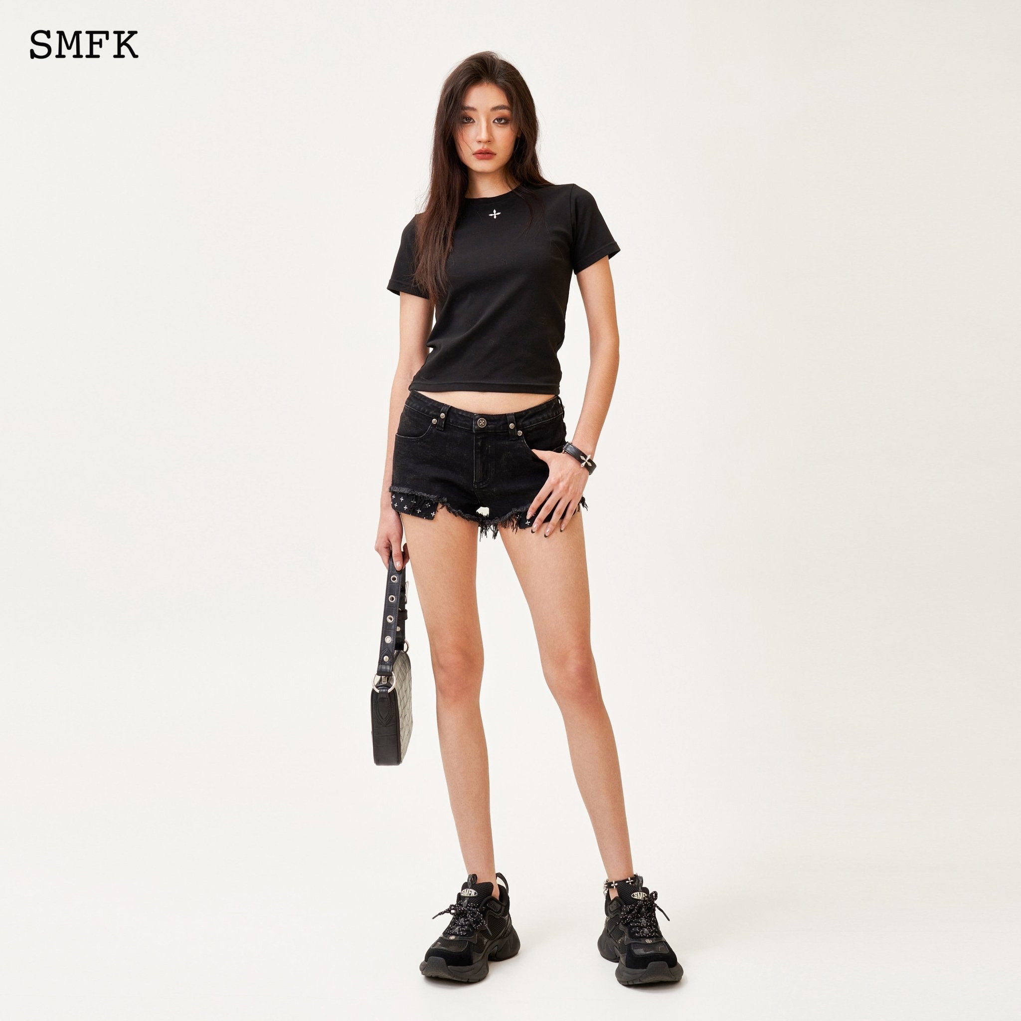 SMFK Compass Tarpan Low-rise Black Short Jeans | MADA IN CHINA