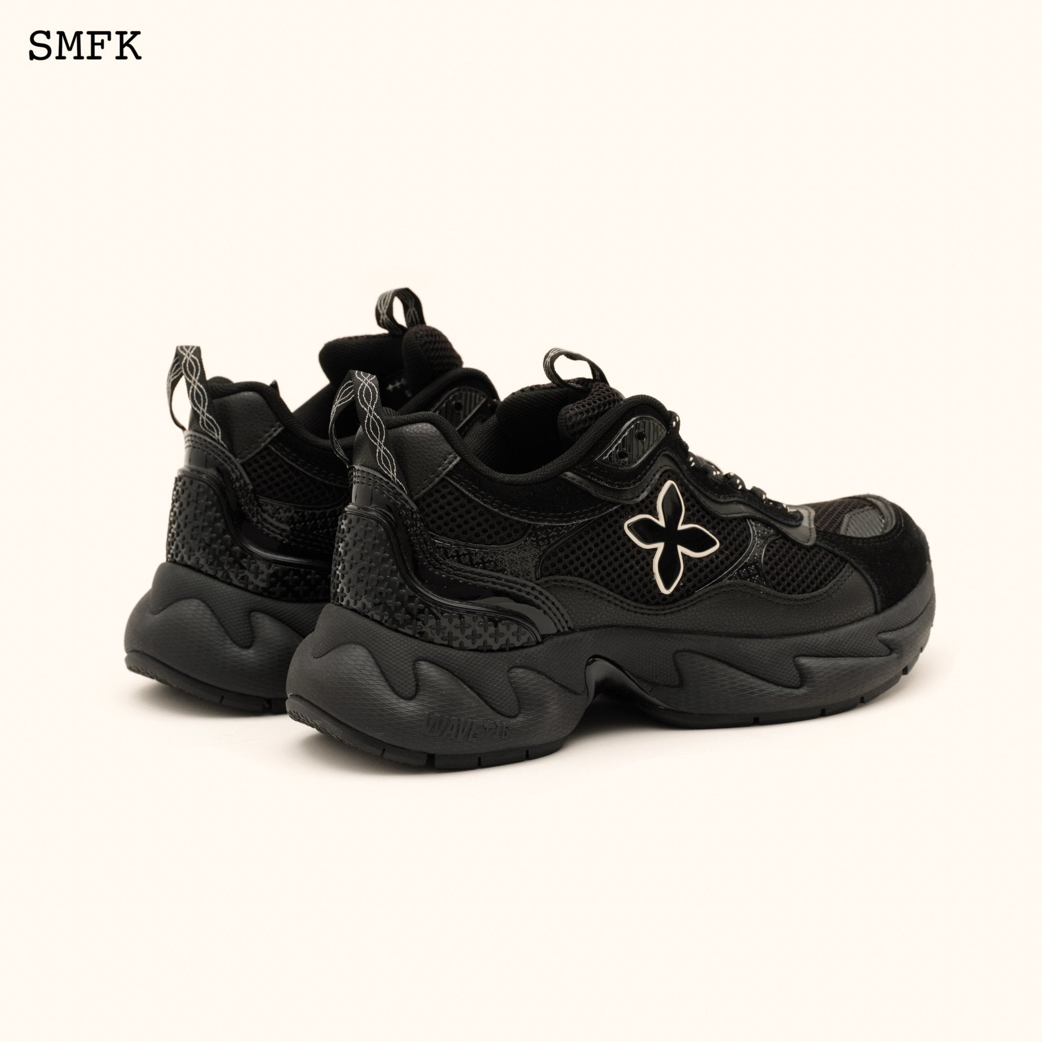 SMFK Compass Wave Retro Jogging Shoes In Black | MADA IN CHINA