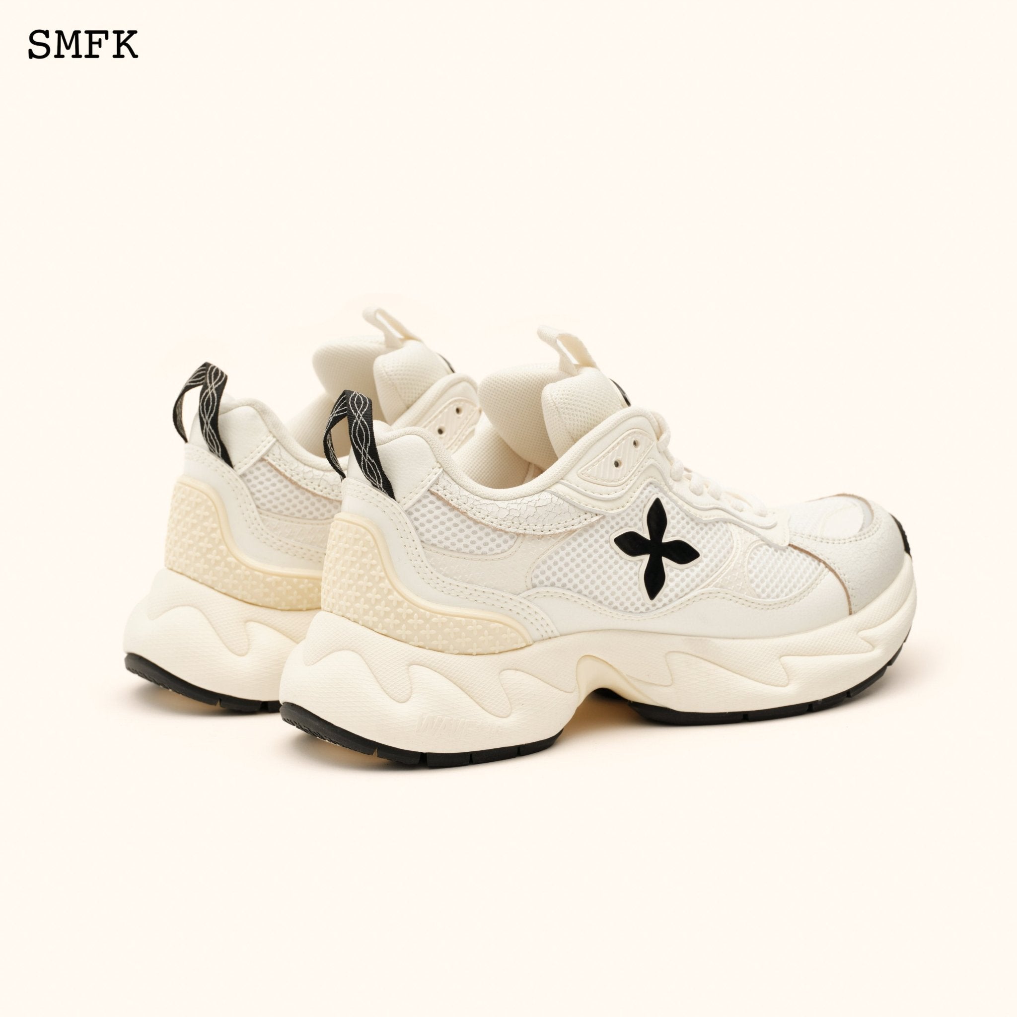 SMFK Compass Wave Retro Jogging Shoes In White | MADA IN CHINA