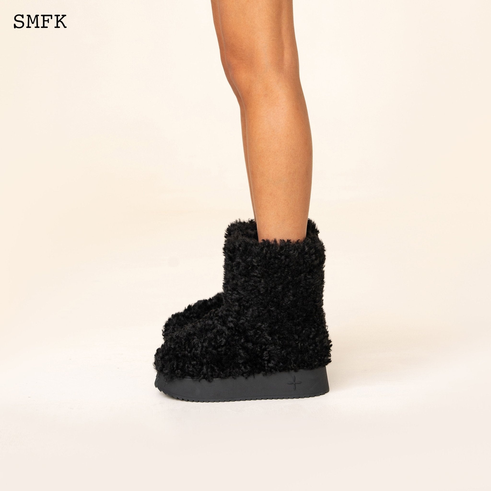 SMFK Compass Woolly Black Fluffy Boots | MADA IN CHINA