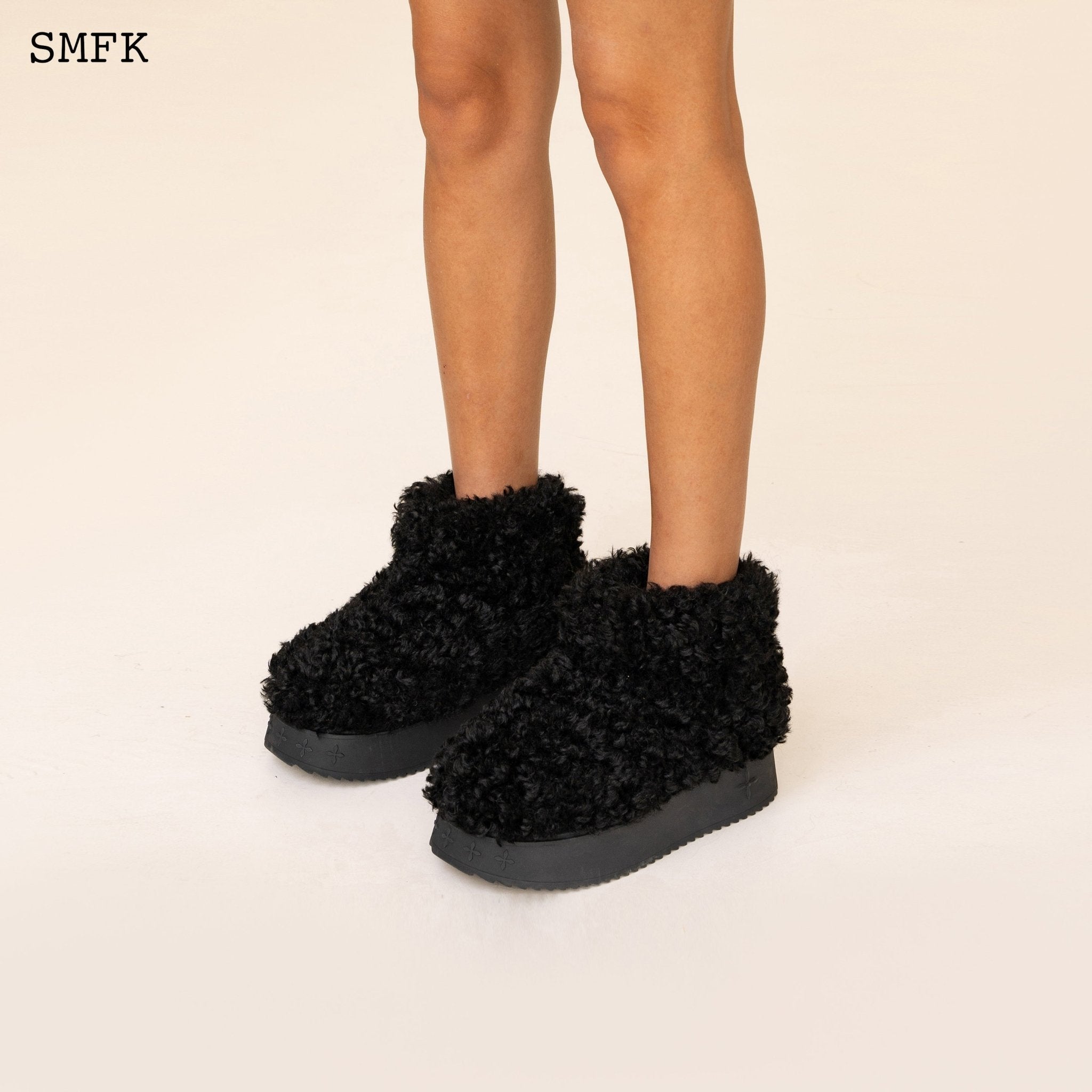 SMFK Compass Woolly Black Fluffy Short Boots | MADA IN CHINA