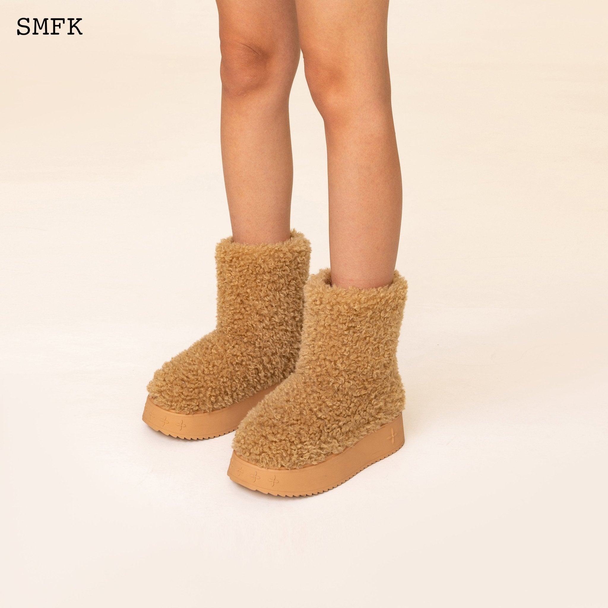 SMFK Compass Woolly Wheat Fluffy Boots | MADA IN CHINA