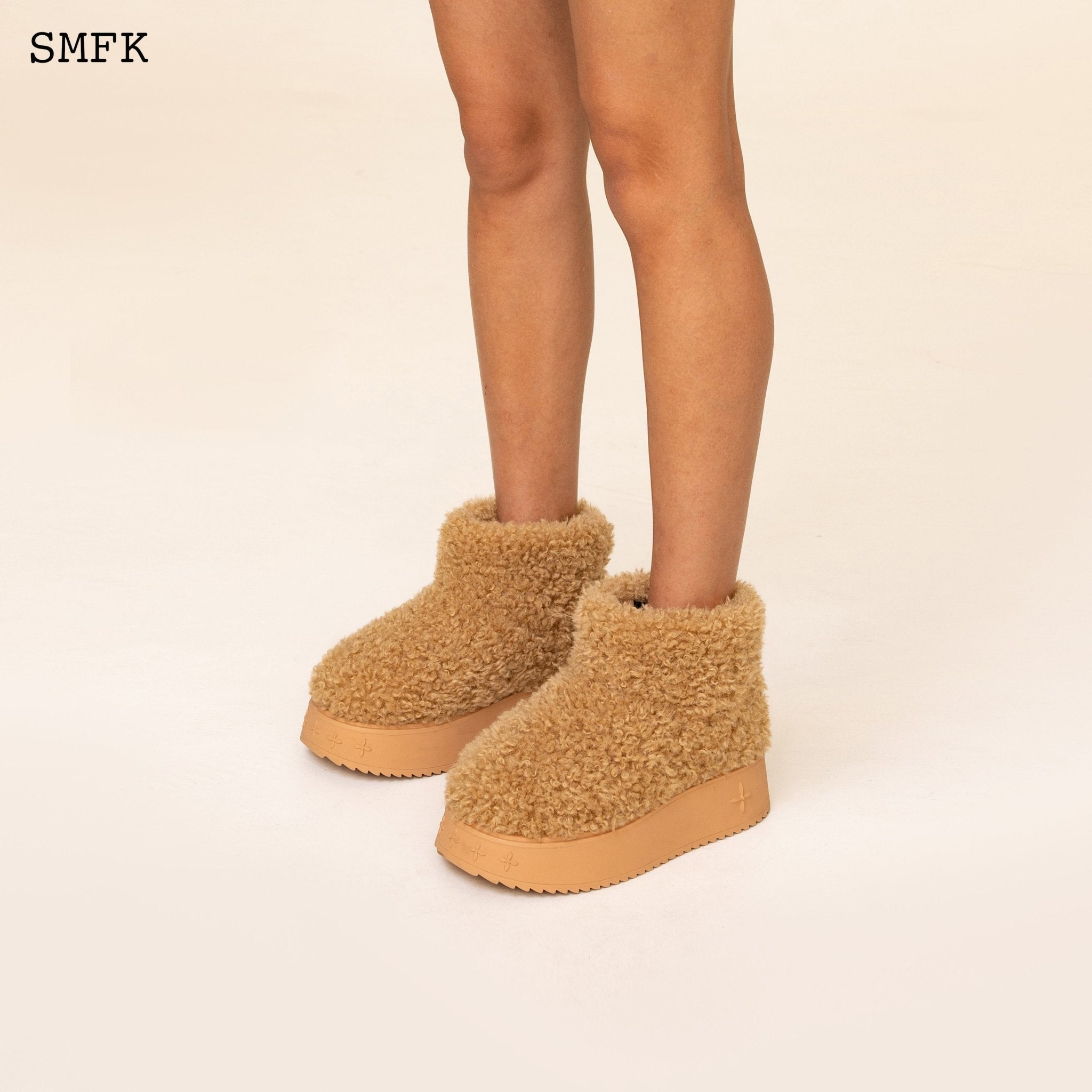 SMFK Compass Woolly Wheat Fluffy Short Boots | MADA IN CHINA