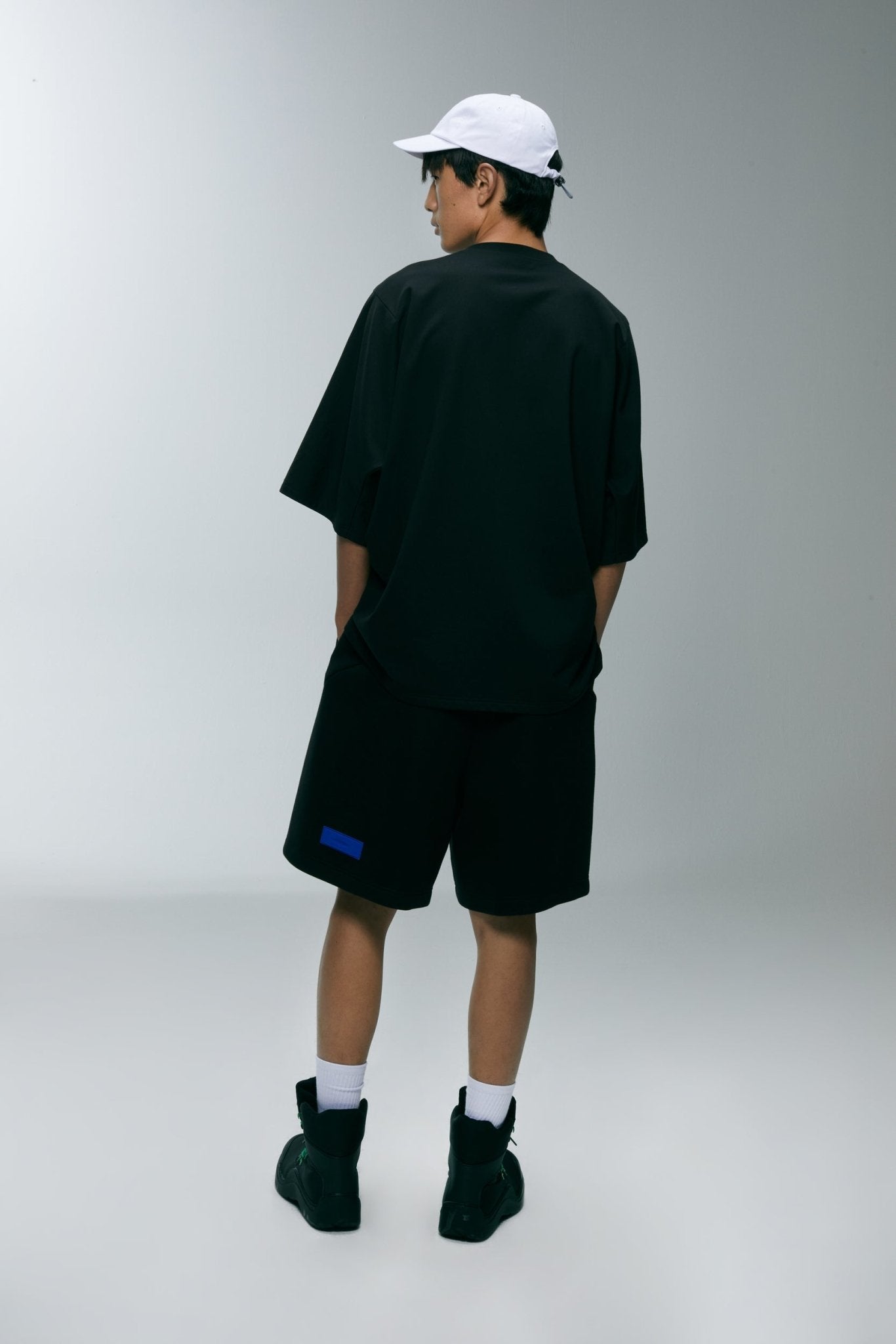 ROARINGWILD Curved Side Seam Shorts | MADA IN CHINA