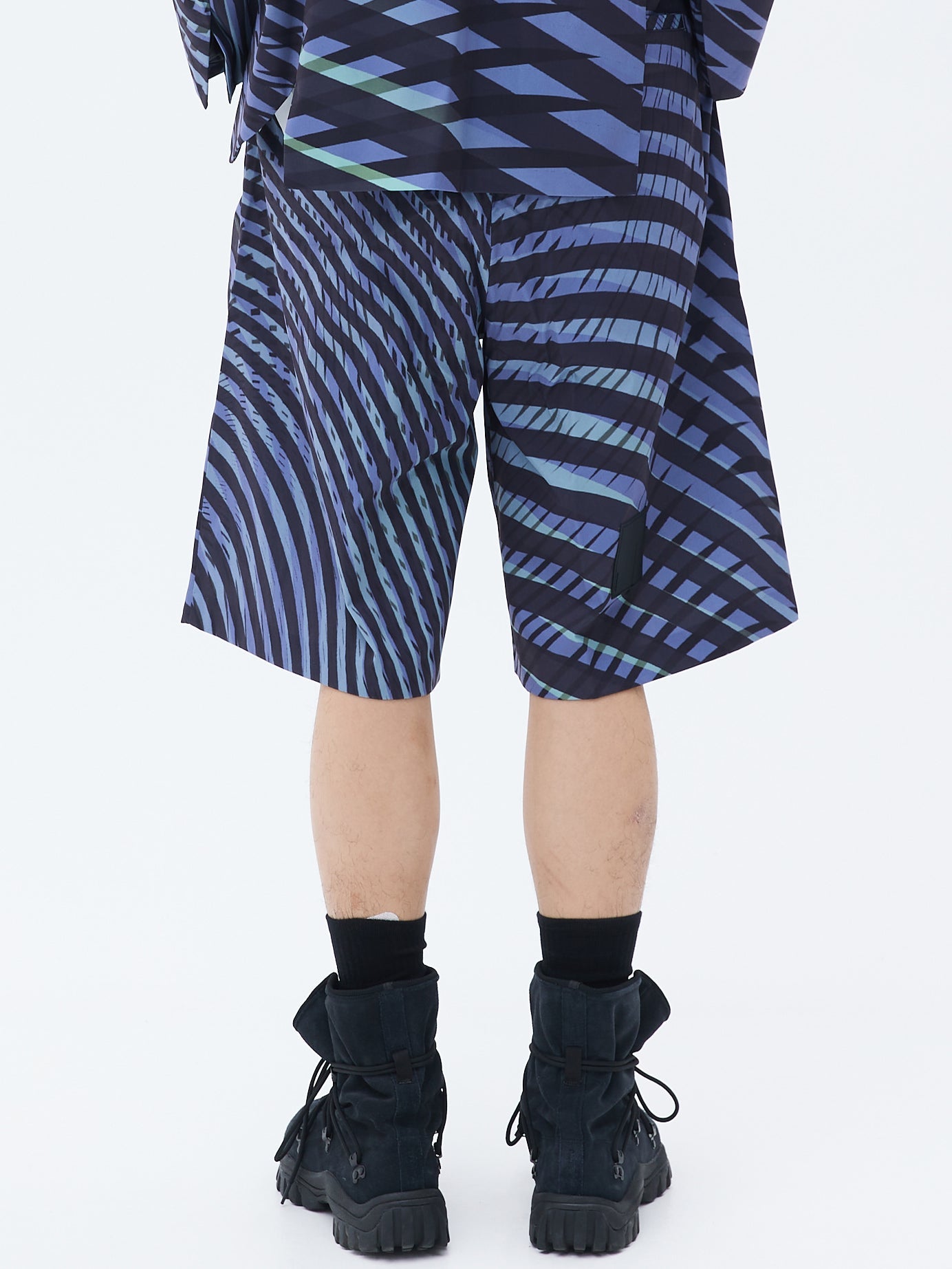 ROARINGWILD Full-Printed Shorts | MADA IN CHINA