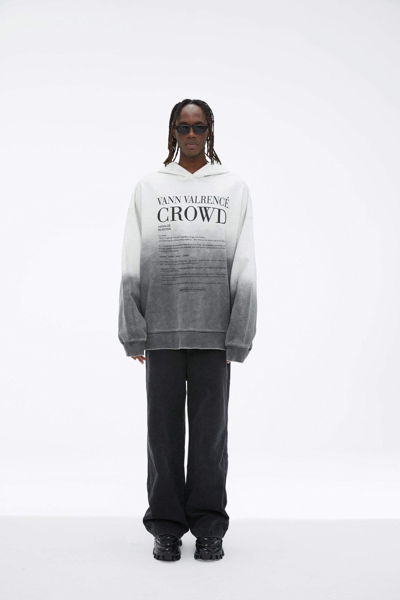 VANN VALRENCÉ Gradient Letter Hoodie | MADA IN CHINA