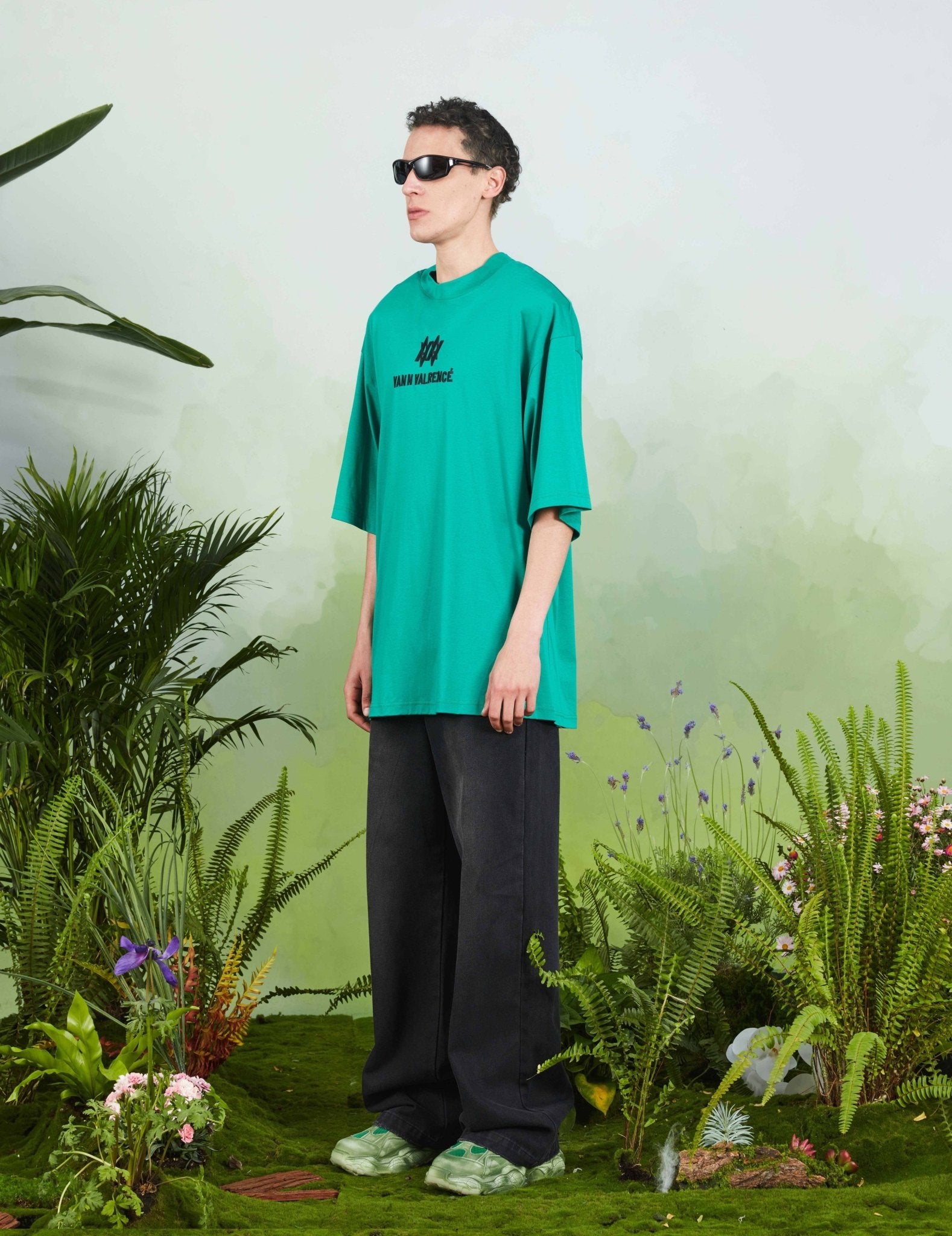 VANN VALRENCÉ Green Basic T-shirt | MADA IN CHINA