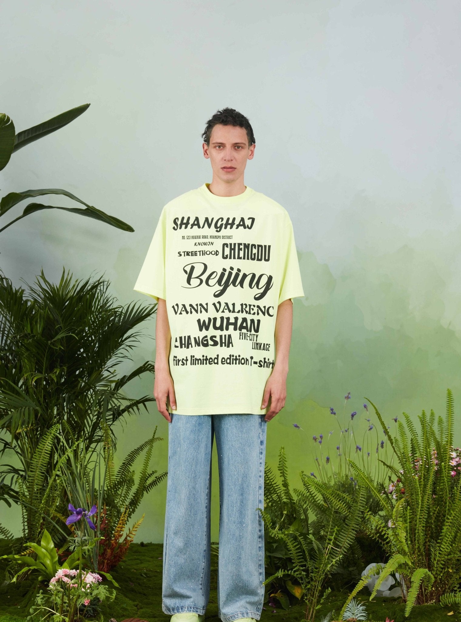 VANN VALRENCÉ Green "Five Cities Linkage" Limited Compassion T-shirt | MADA IN CHINA