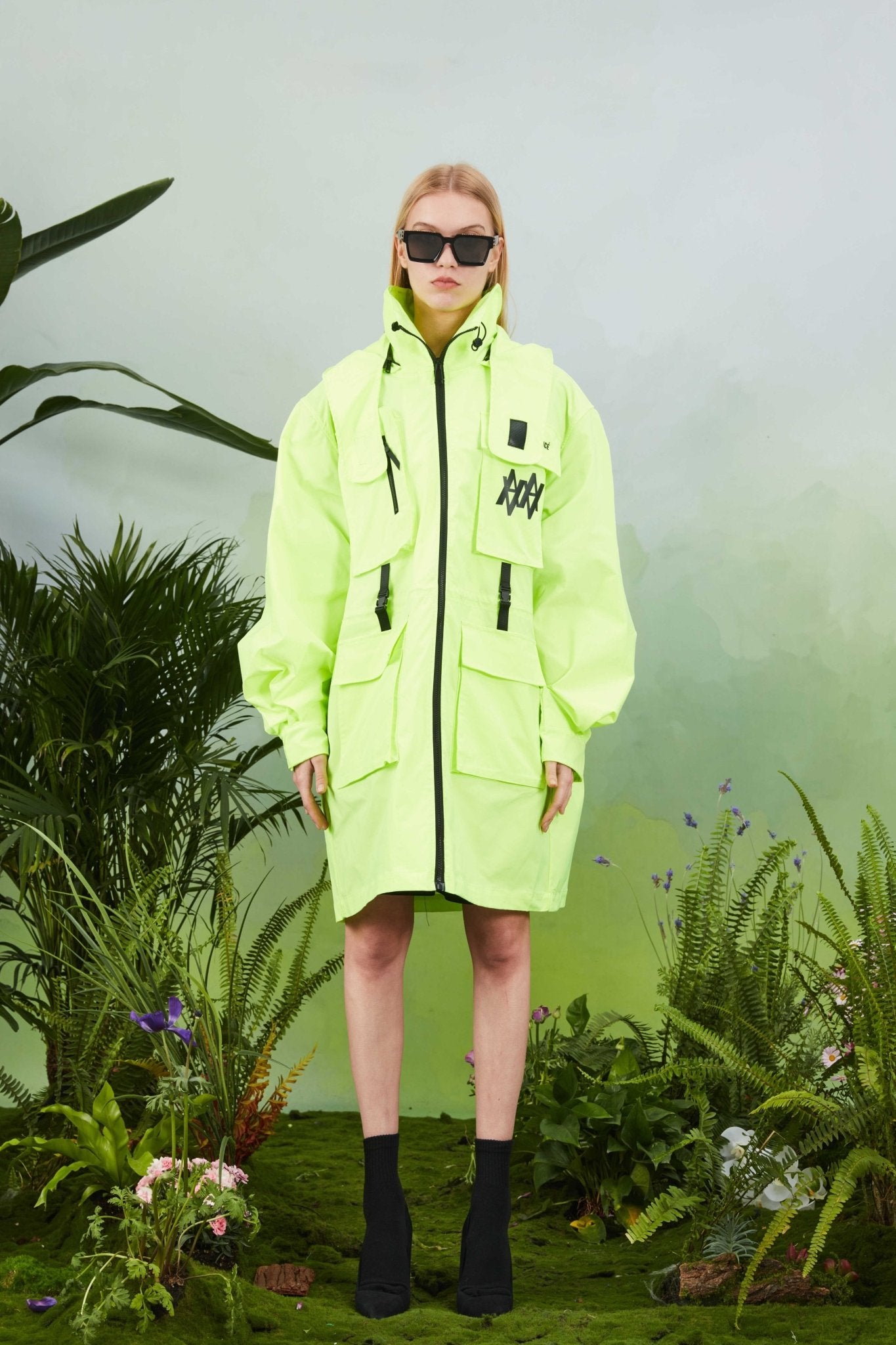 VANN VALRENCÉ Green Long Trench Coat | MADA IN CHINA