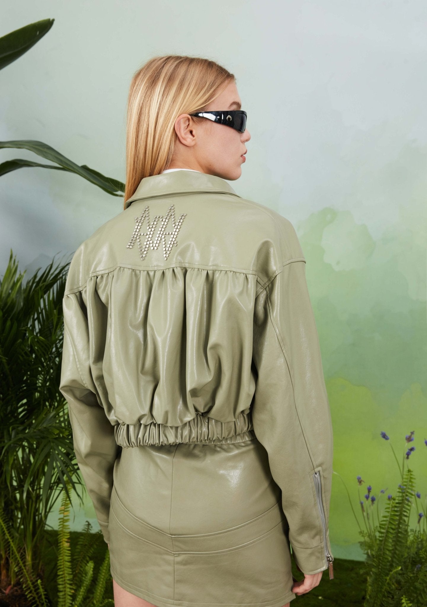 VANN VALRENCÉ Green Women Short Leather Coat | MADA IN CHINA