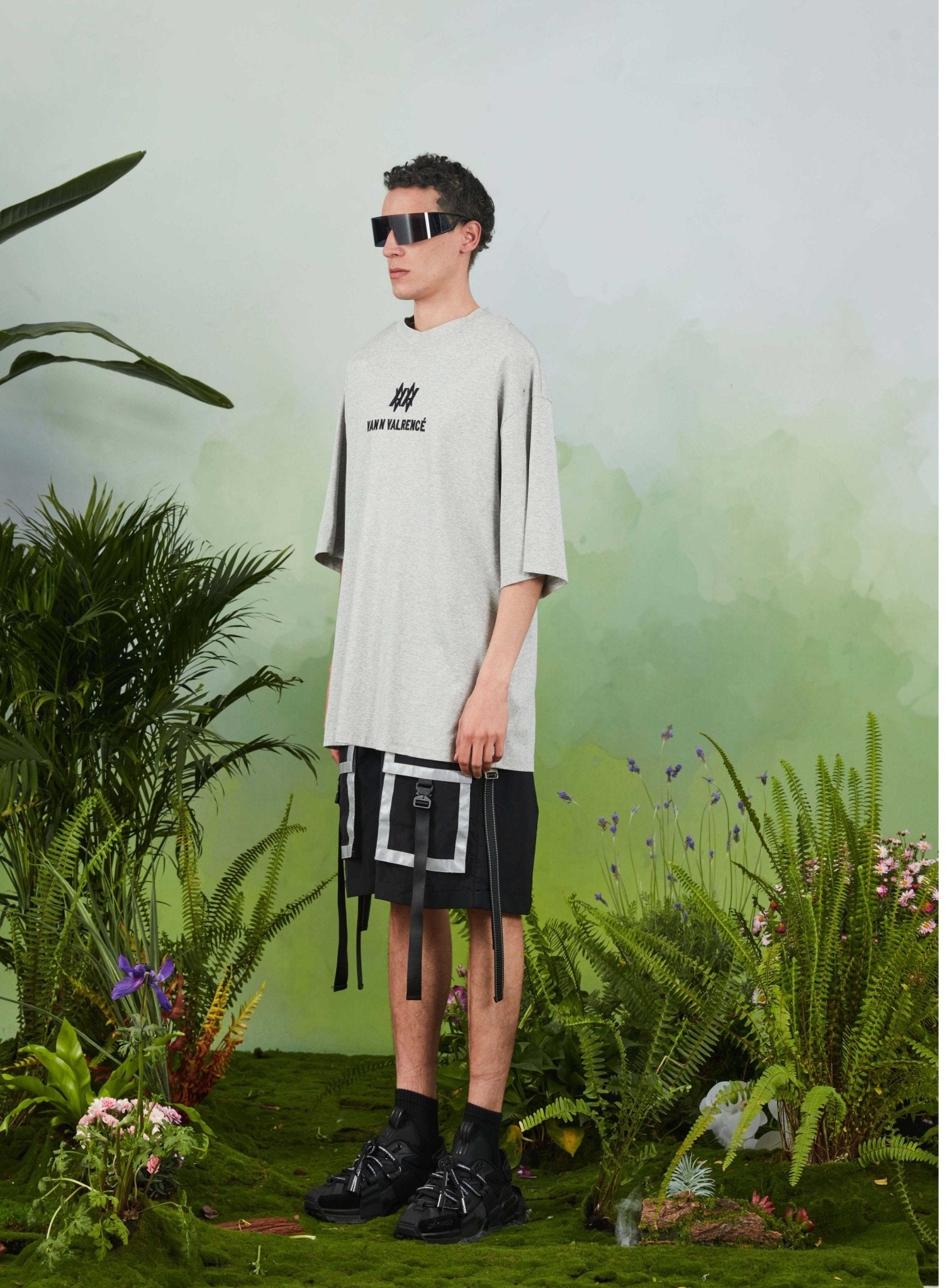 VANN VALRENCÉ Grey Basic T-shirt | MADA IN CHINA