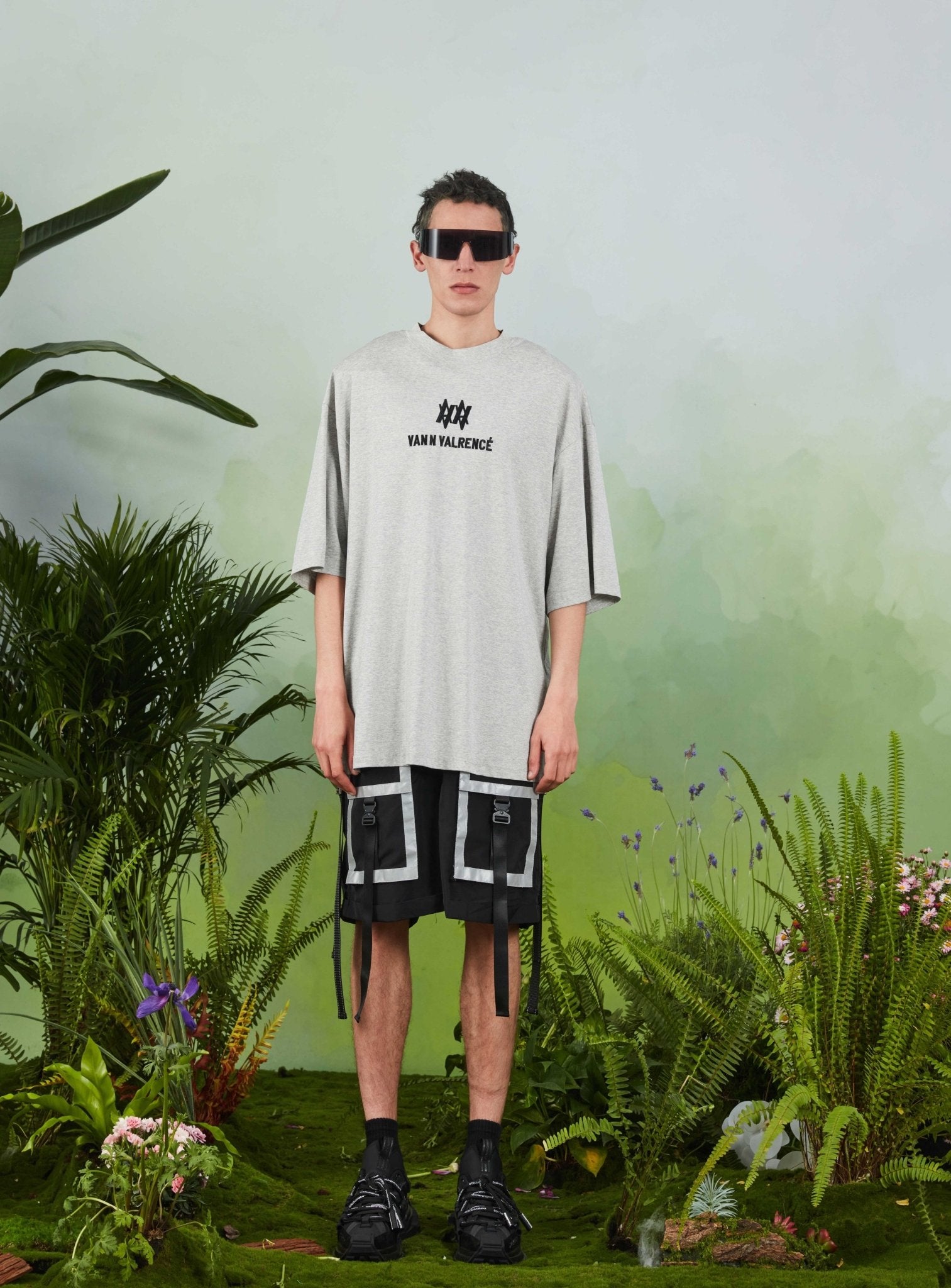 VANN VALRENCÉ Grey Basic T-shirt | MADA IN CHINA