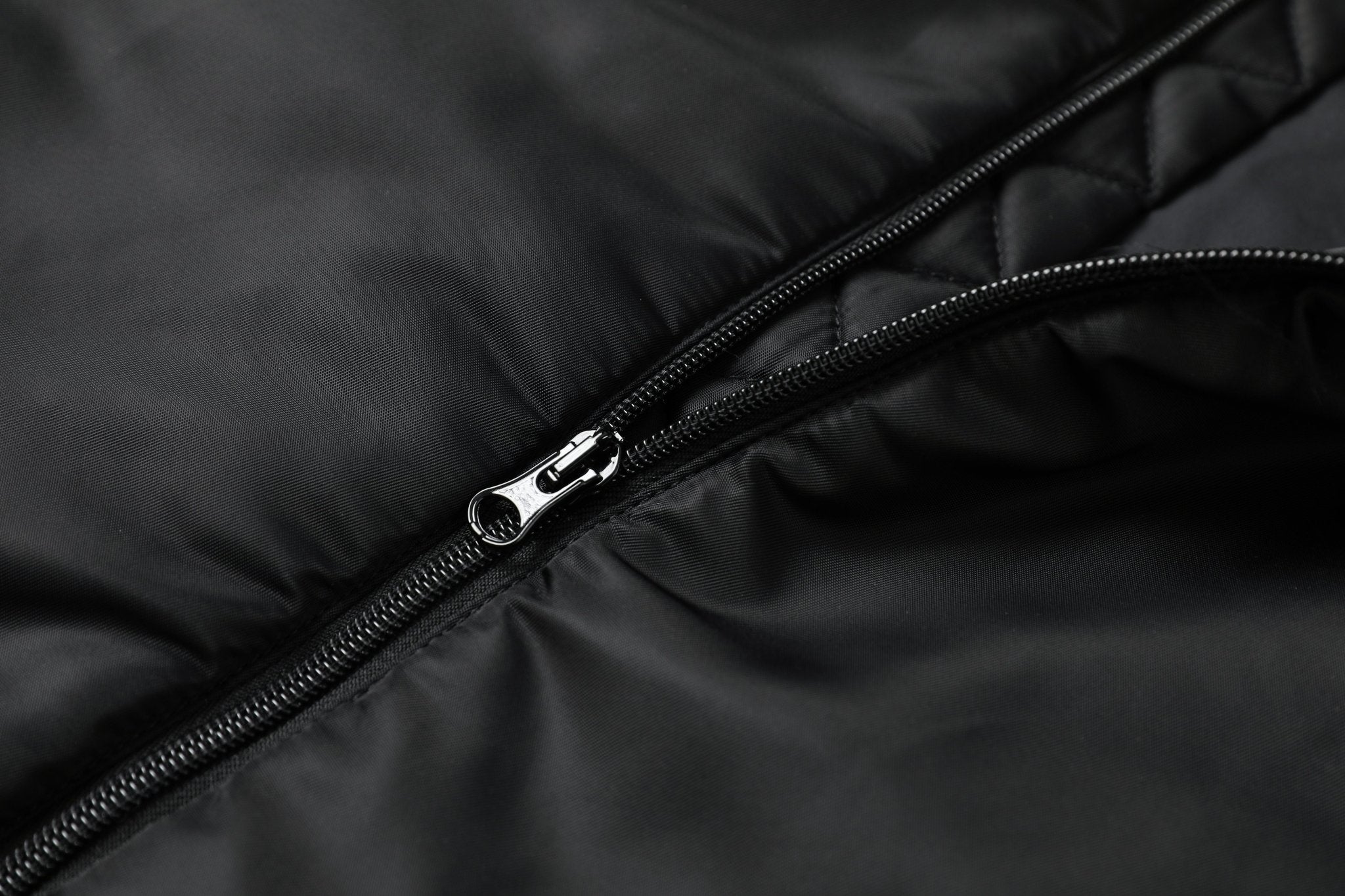 KUSIKOHC Helmet Detail Hooded Bomber Black | MADA IN CHINA