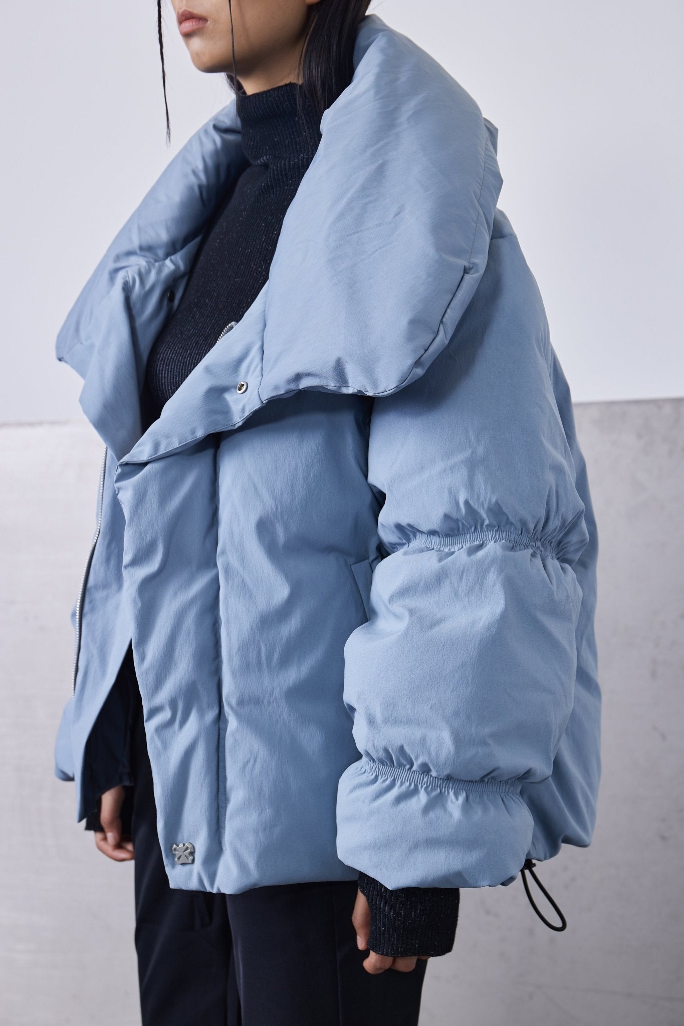 ROARINGWILD Inclined Placket Down Jacket | MADA IN CHINA