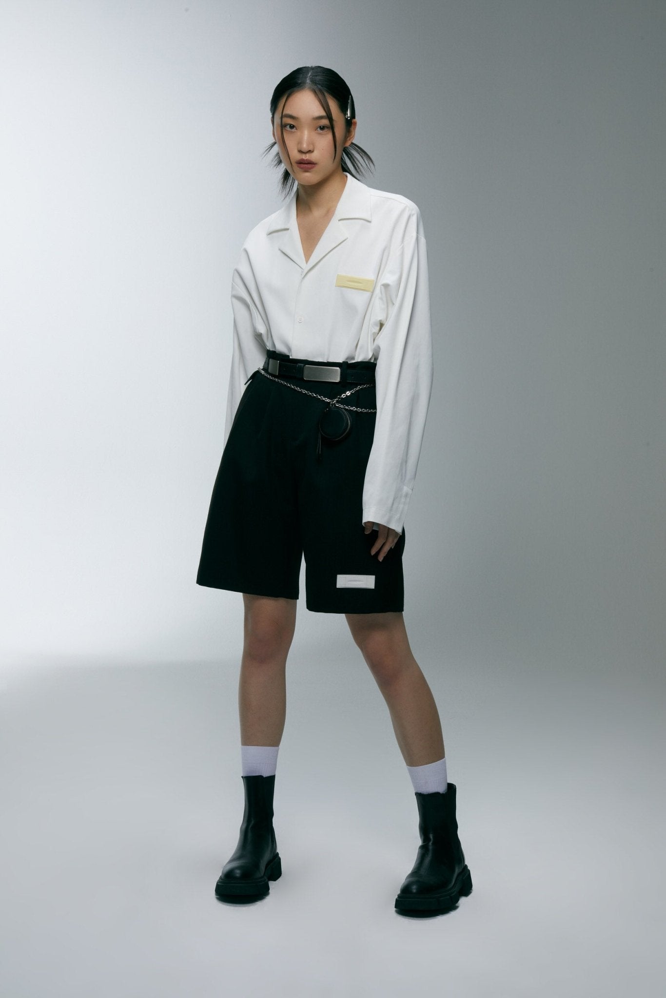 ROARINGWILD Lady Pleat Woolen Shorts | MADA IN CHINA