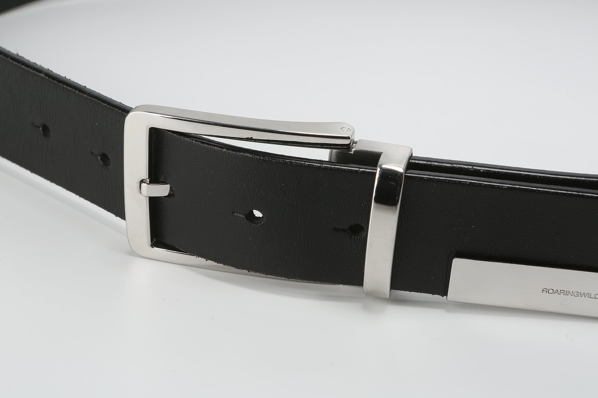 ROARINGWILD LOGO Leather Belt | MADA IN CHINA