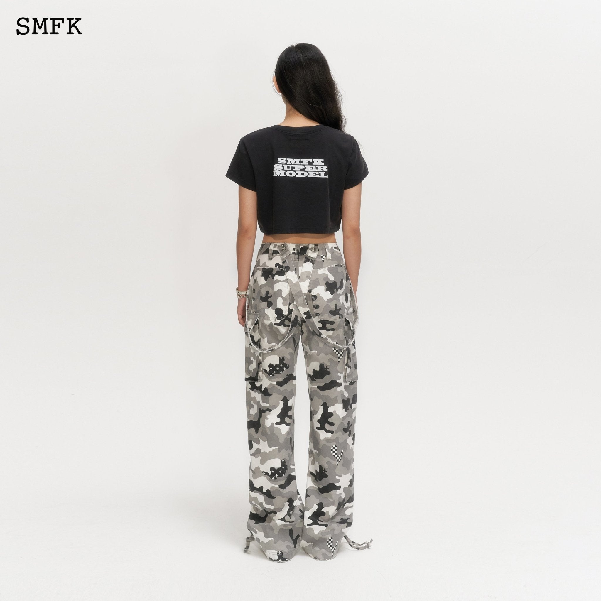 SMFK Model Black Short T-shirt | MADA IN CHINA