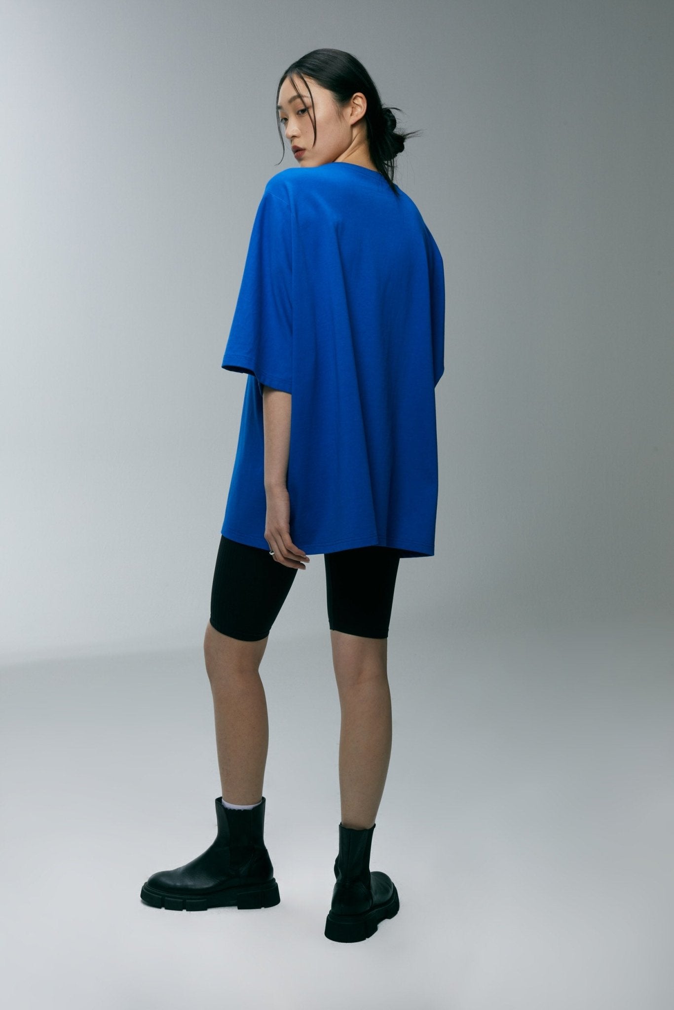 ROARINGWILD One-Piece Sleeve T-Shirt | MADA IN CHINA