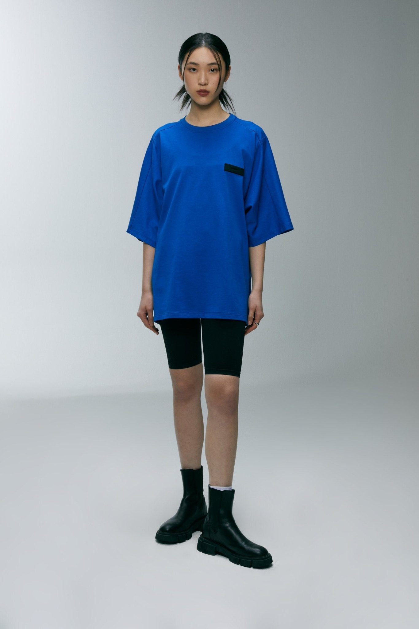 ROARINGWILD One-Piece Sleeve T-Shirt | MADA IN CHINA