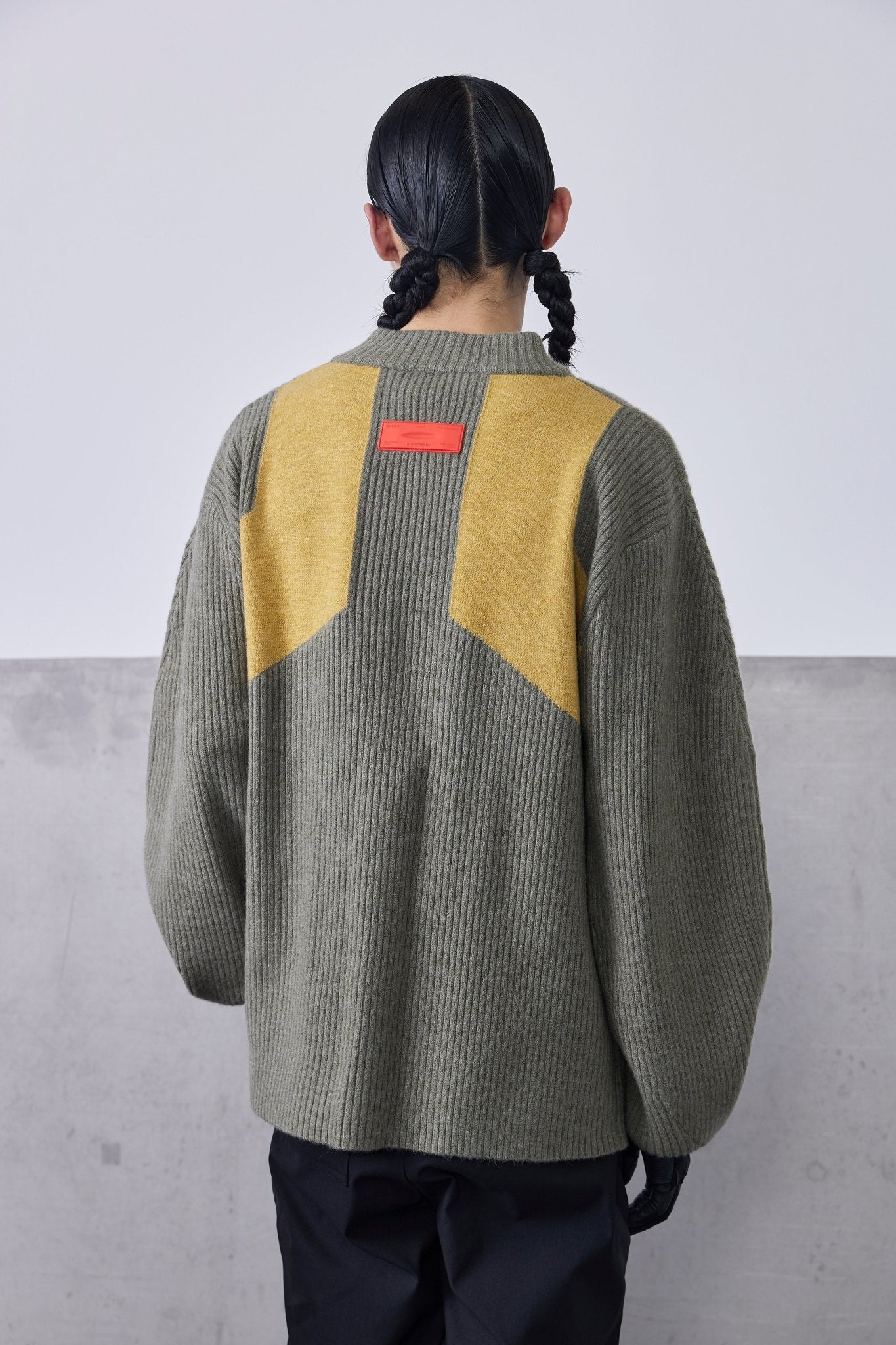 ROARINGWILD Patch Zipper Sweater | MADA IN CHINA