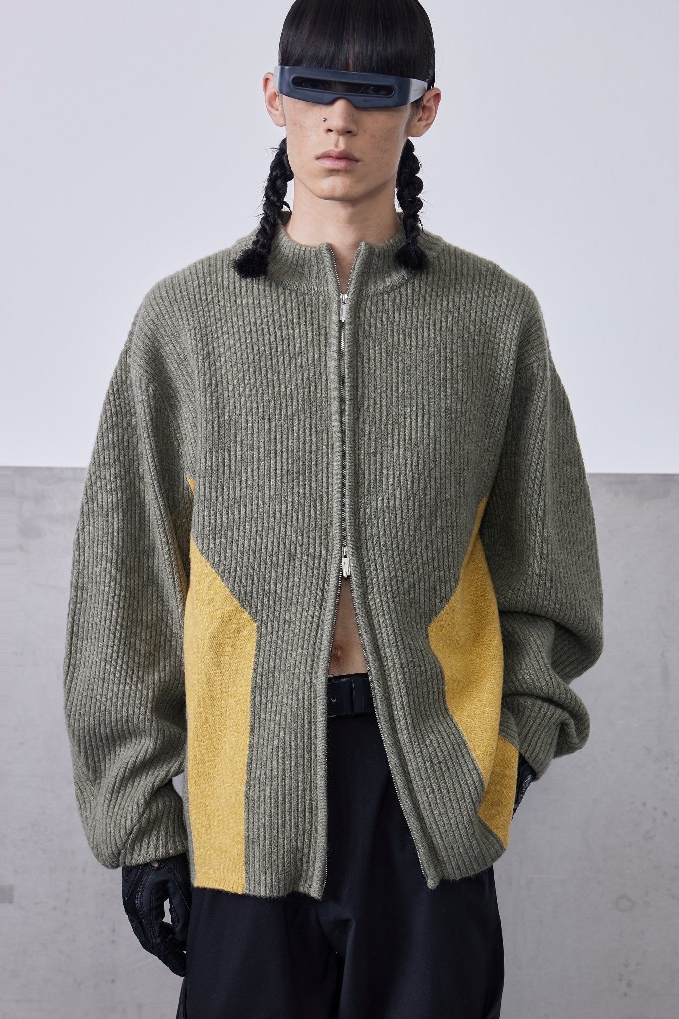 ROARINGWILD Patch Zipper Sweater | MADA IN CHINA