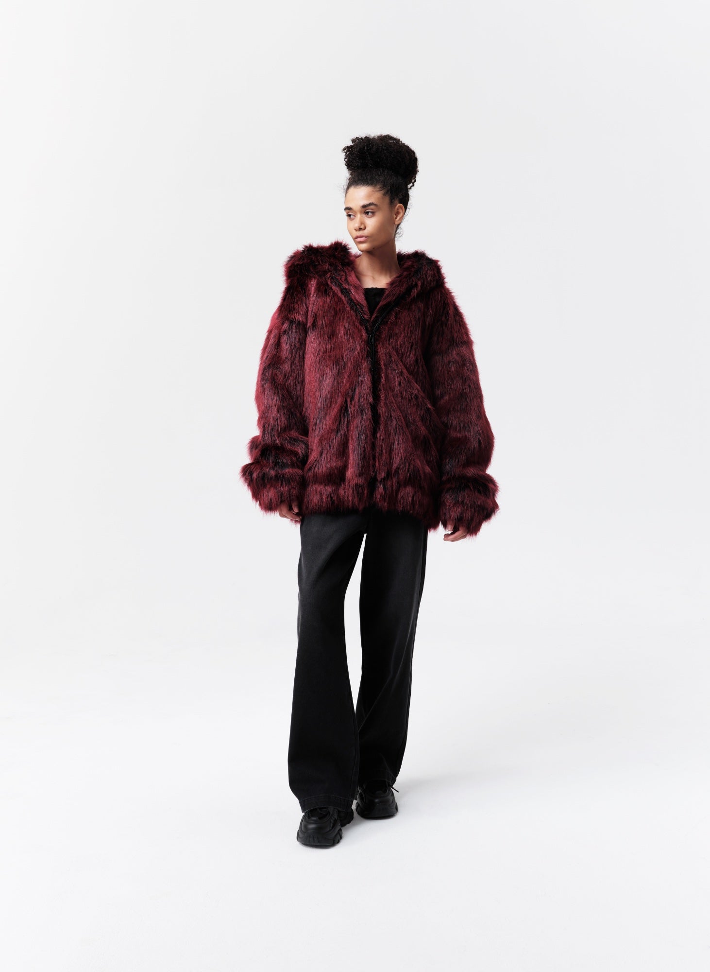 VANN VALRENCÉ Red Holiday Limited Eco Fur Coat | MADA IN CHINA