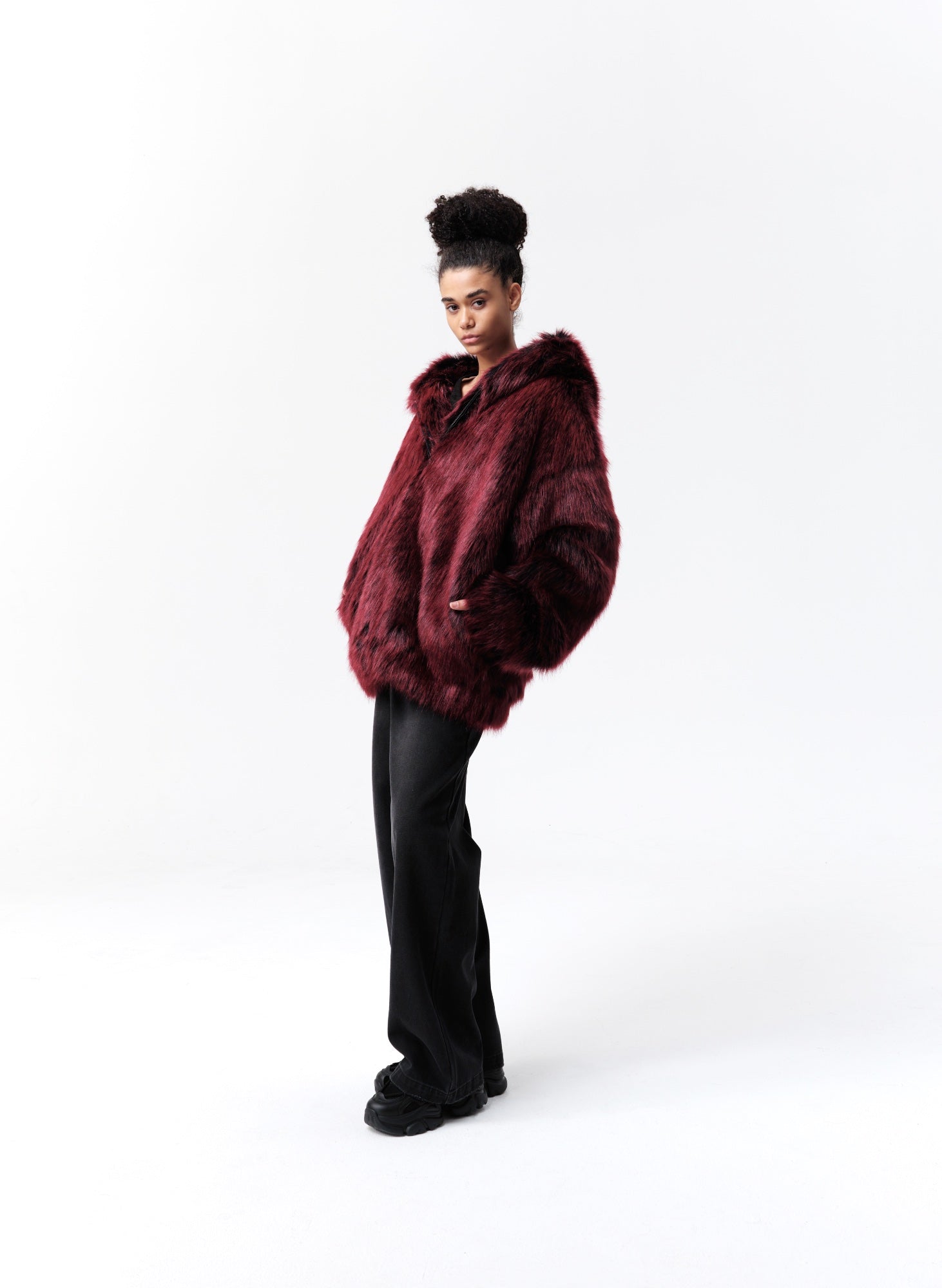 VANN VALRENCÉ Red Holiday Limited Eco Fur Coat | MADA IN CHINA