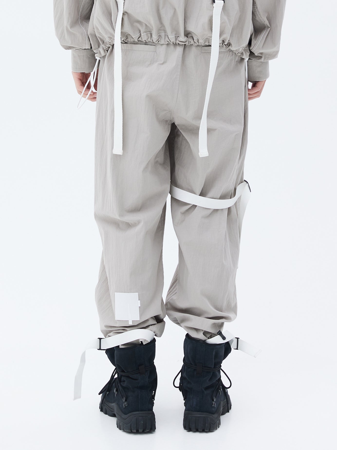 ROARINGWILD Ribbon Track Pants | MADA IN CHINA