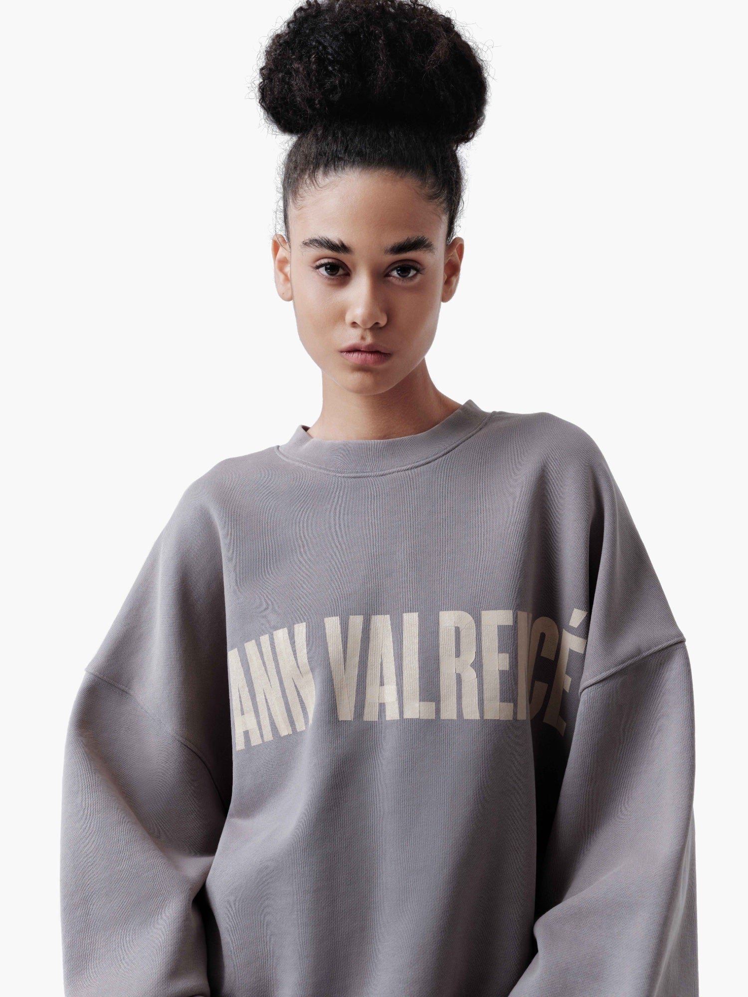 VANN VALRENCÉ Smoky Grey Logo Hoodie | MADA IN CHINA