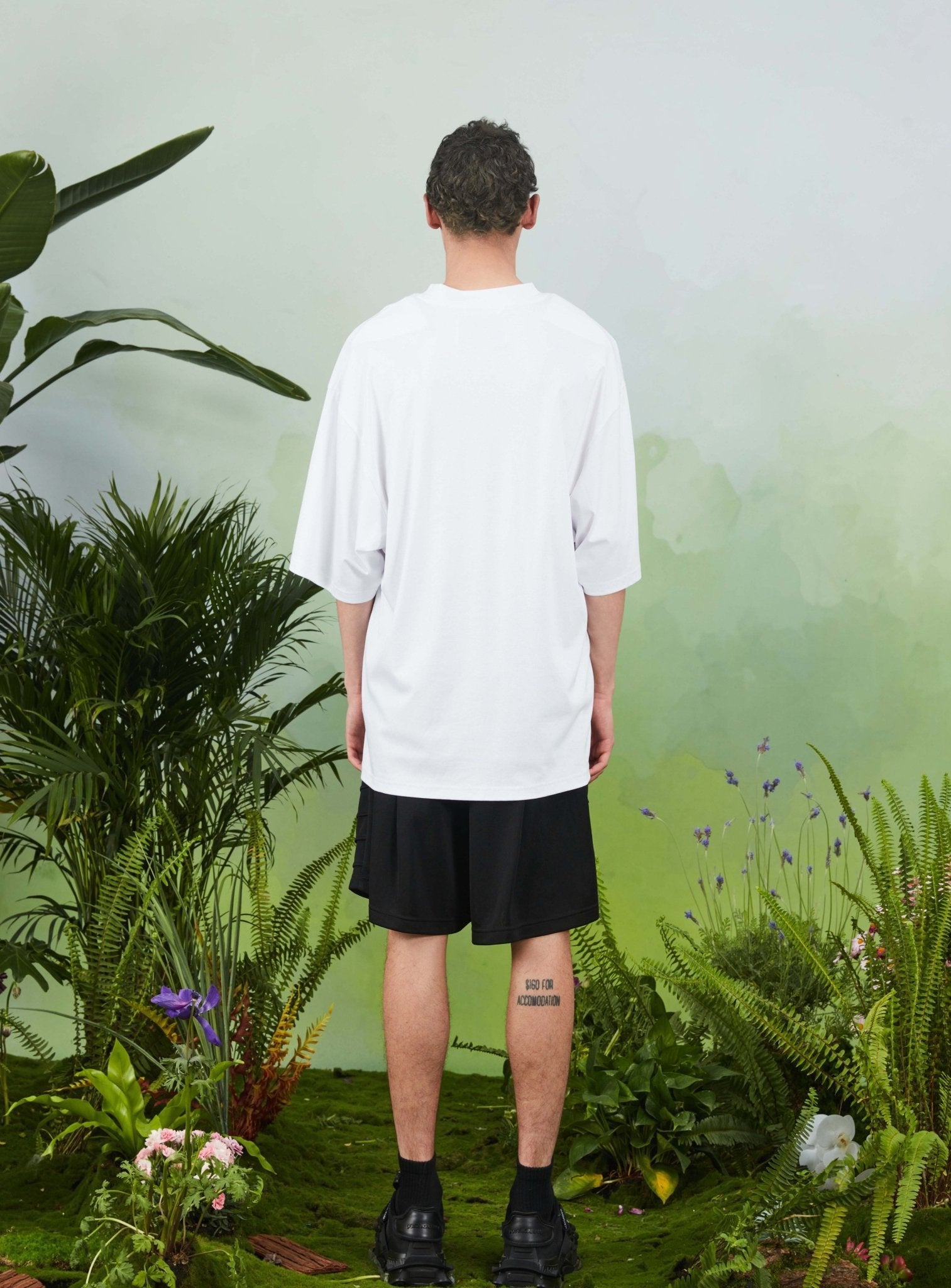 VANN VALRENCÉ White Basic T-shirt | MADA IN CHINA