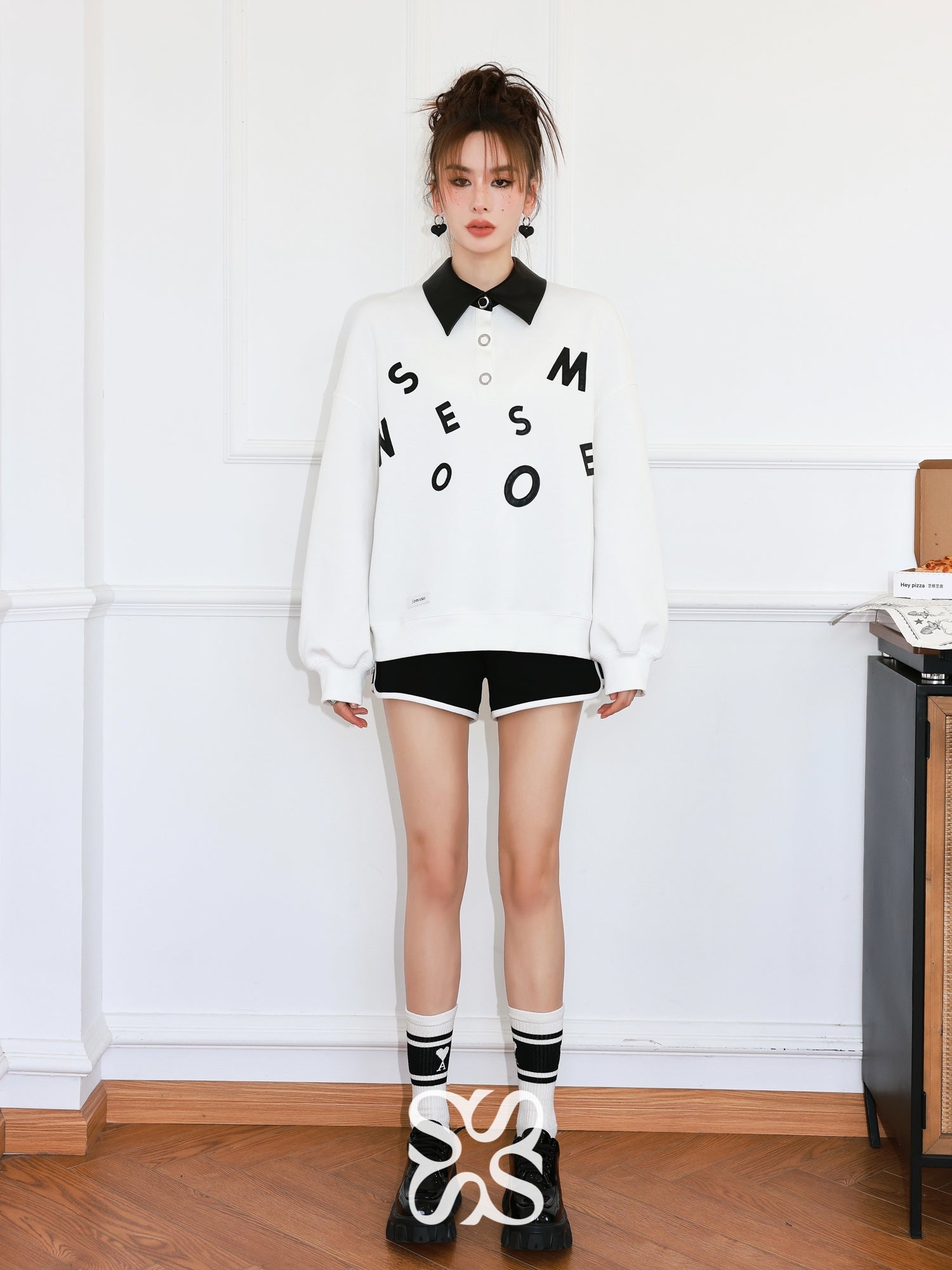 SOMESOWE White Logo Letter Polo Shorts | MADA IN CHINA