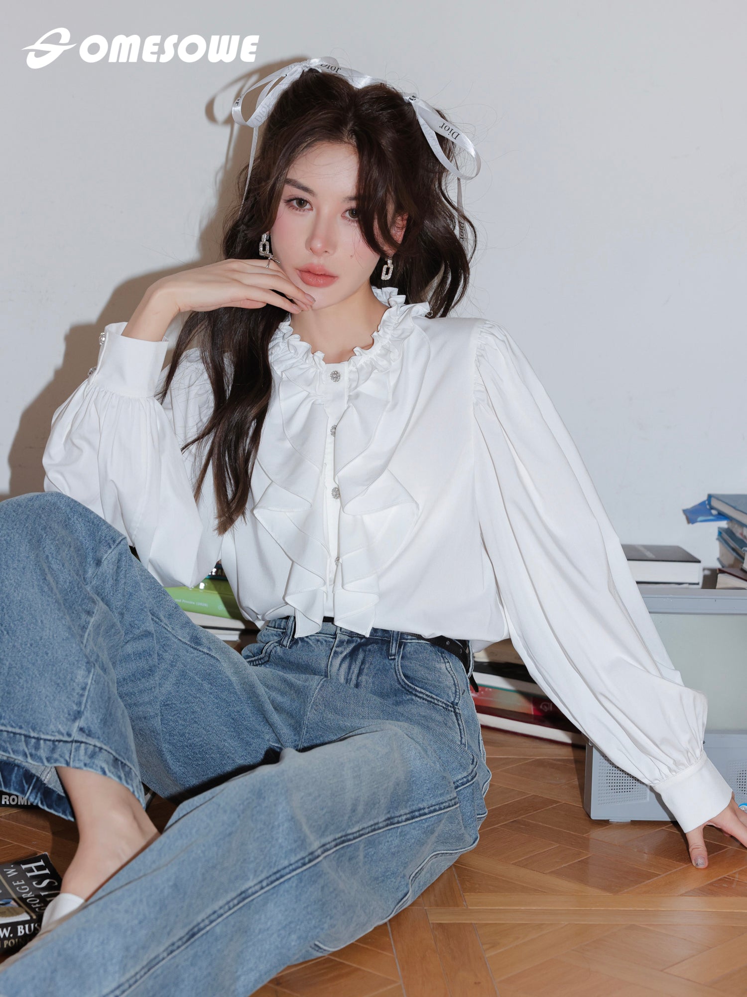 SOMESOWE White Scalloped Collar Shirt | MADA IN CHINA