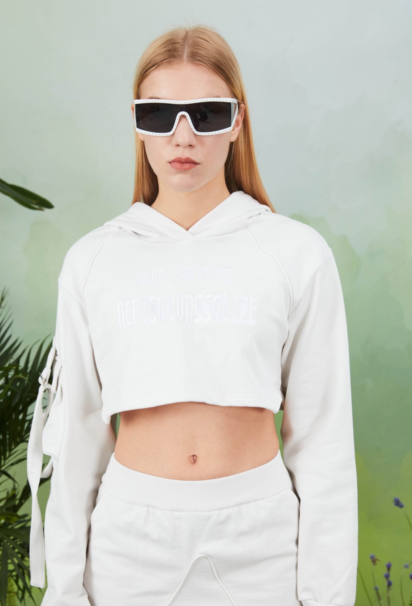 VANN VALRENCÉ White Women Short Hoodie | MADA IN CHINA