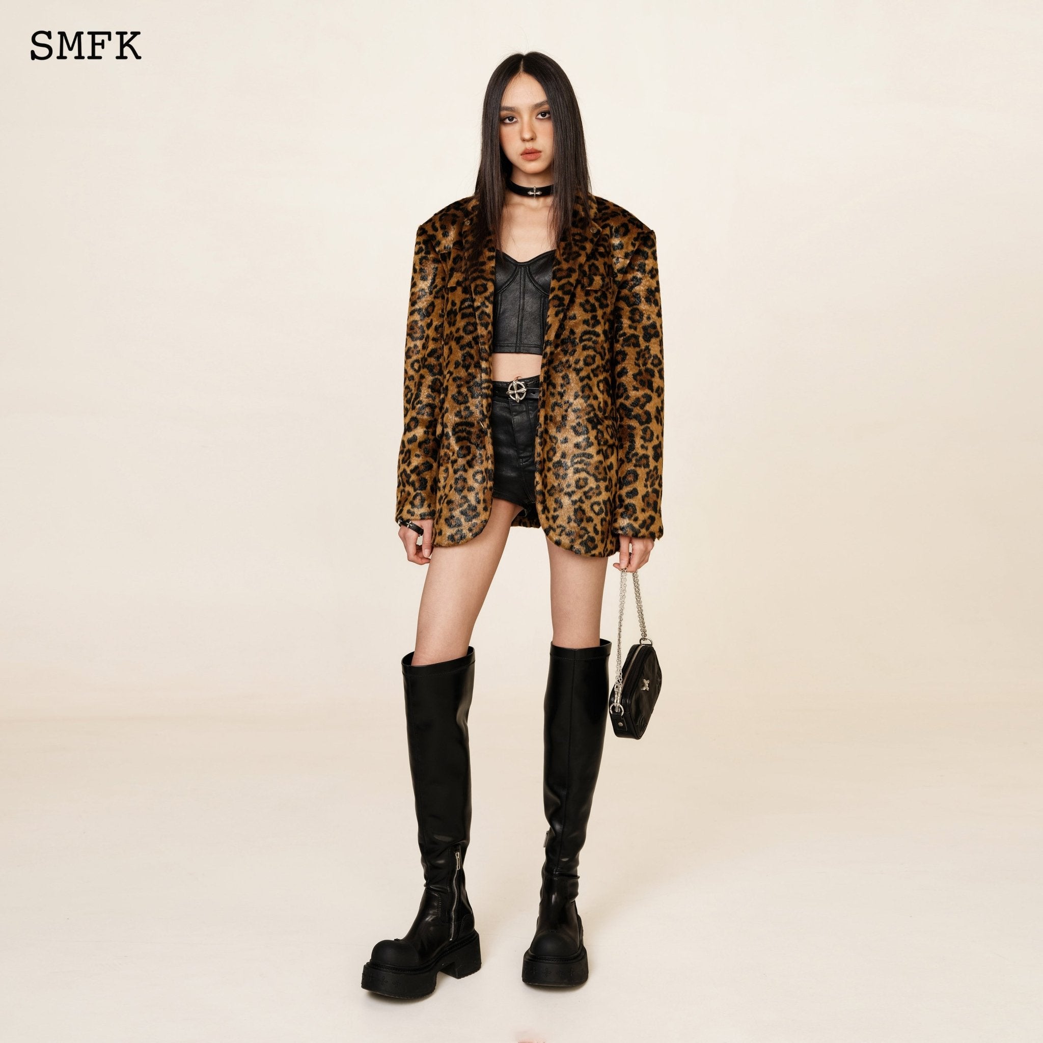 SMFK WildWorld Dancer Spotlight Mini Pants | MADA IN CHINA