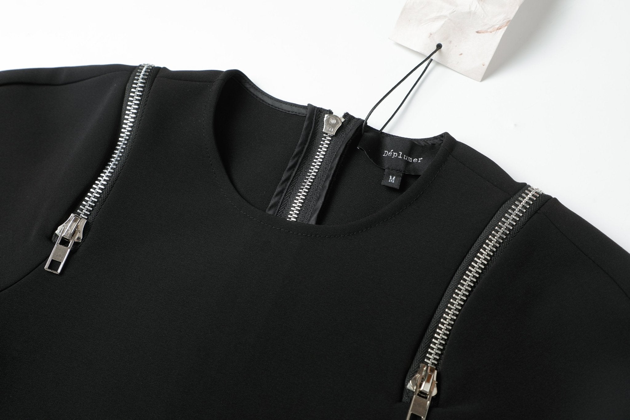 DEPLUMER Zippered Shoulder Top | MADA IN CHINA